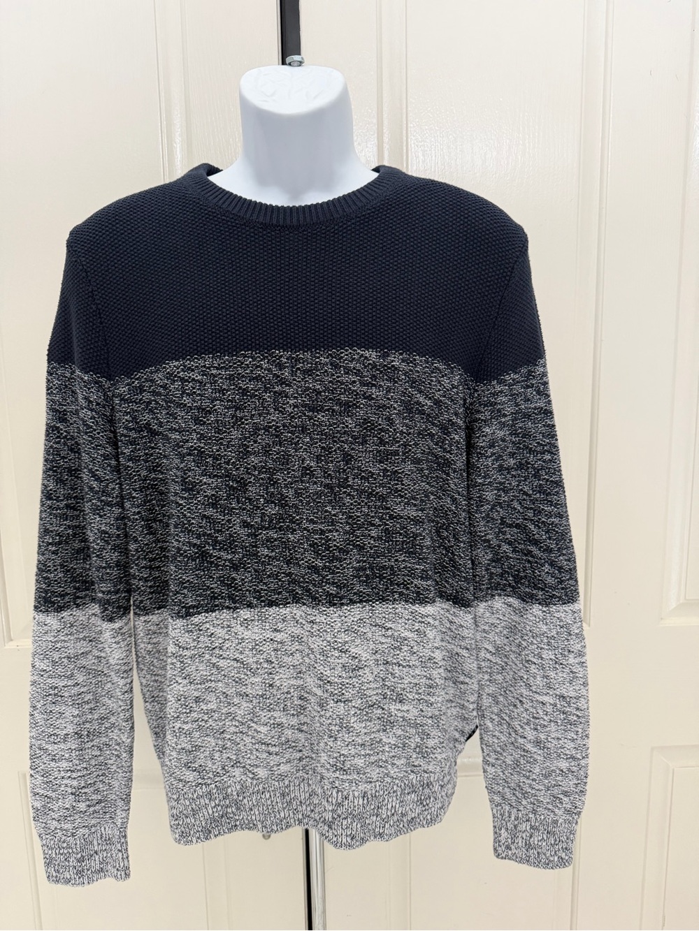 Ben Sherman Blue & Gray Colorblock Crewneck Sweater Sz M